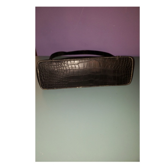 Tommy Hilfiger purse - Picture 3 of 5